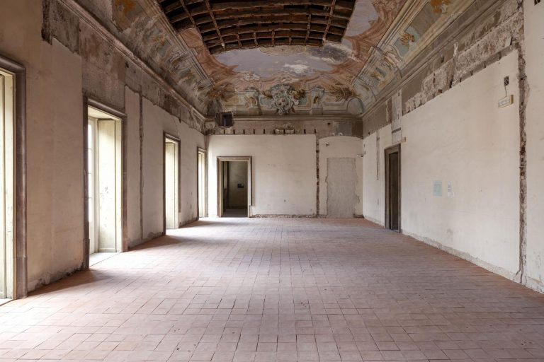Renato Leotta, Notte di San Lorenzo, 2019. Clay, gravity. Installation view Manifesta, Palermo
